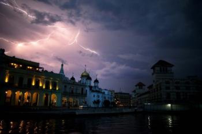 Ilustračný obrázok k článku Majte sa dnes na pozore: Meteorológovia varujú pred búrkami