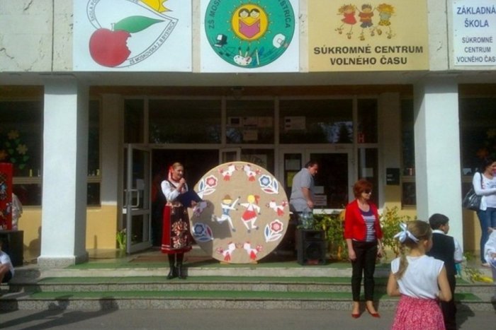 Ilustračný obrázok k článku ZŠ Moskovská sa ide rekonštruovať: Opravia aj nebezpečnú fasádu, vzniknú multimediálne učebne