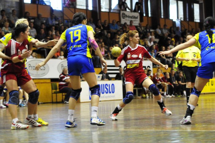 Ilustračný obrázok k článku Šaľa prehrala aj do tretice, Iuventa slávi majstrovský hetrik