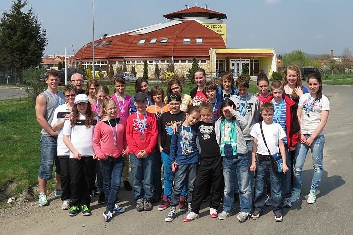 Ilustračný obrázok k článku Mladí plavci UMB úspešne reprezentovali: Z Maďarska si priniesli 25 medailí