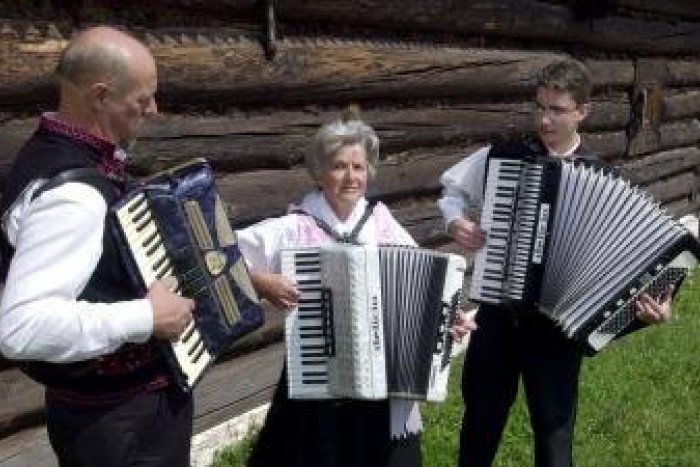 Ilustračný obrázok k článku Heligónky budú opäť vyhrávať nad Budinou: Pozrite si kompletný program