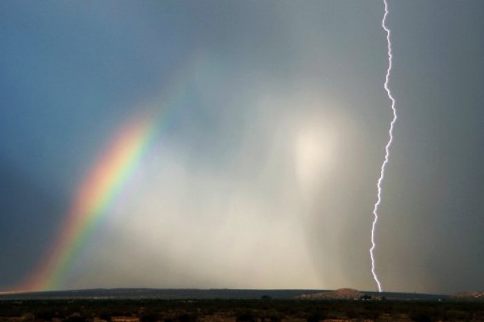 Ilustračný obrázok k článku Dnes bude v Lučenci príjemne teplo: Pozor si treba dávať na búrky