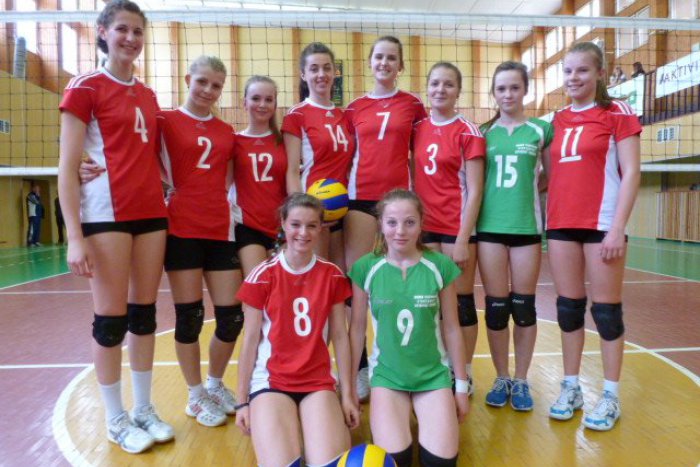 Ilustračný obrázok k článku Volejbal: Po juniorkách a kadetkách postúpili na MSR aj st. žiačky Lipt. Hrádku!