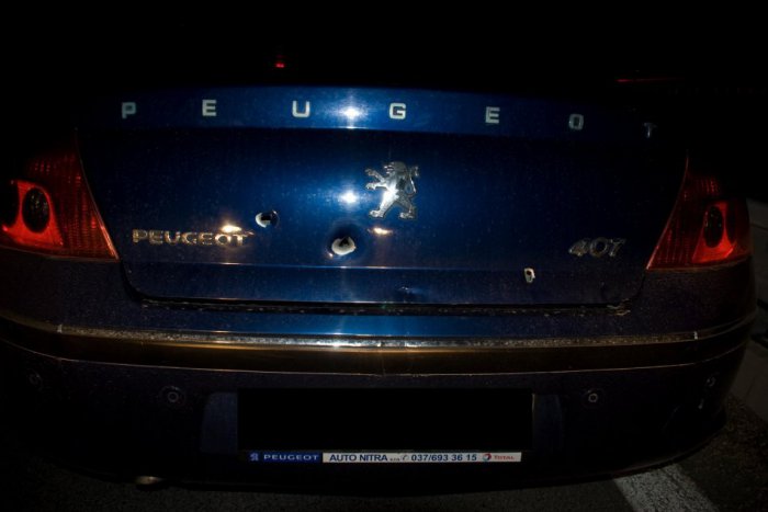 Ilustračný obrázok k článku Bláznivá naháňačka v uliciach Nitry: Policajti zastavili auto streľbou