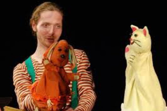 Ilustračný obrázok k článku Múdre, vtipné a poučné: Prešovčania s deťmi môžu vyraziť na príbehy psíčka a mačičky