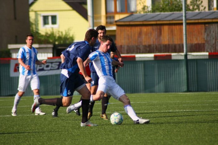 Ilustračný obrázok k článku Dve výhry FK Poprad v minulom týždni. V tabuľke sa vyšvihol na tretie miesto