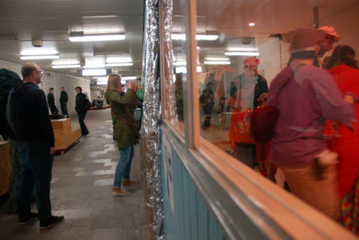 Ilustračný obrázok k článku Kultúra v podchode: Na Nástupišti 1-12 to stále žije