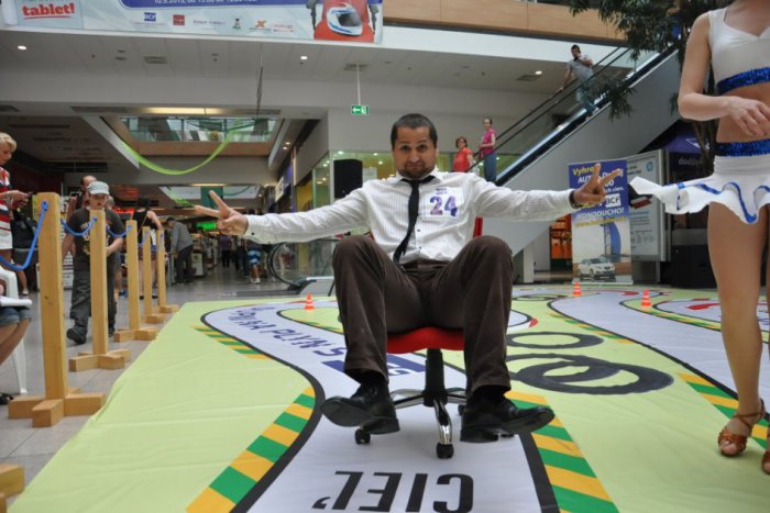 Ilustračný obrázok k článku Preteky ako ich nepoznáme: V Bystrici sa súťažilo na stoličkách!