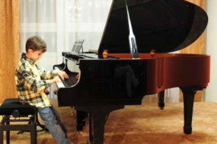 Ilustračný obrázok k článku Základná umelecká škola v Brezne pripravila koncert ku Dňu matiek