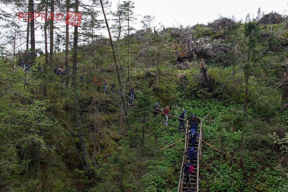 Ilustračný obrázok k článku Turistický chodník popod Malú Svišťovku je priechodný. Premostenie Skalnatého potoka už opravili