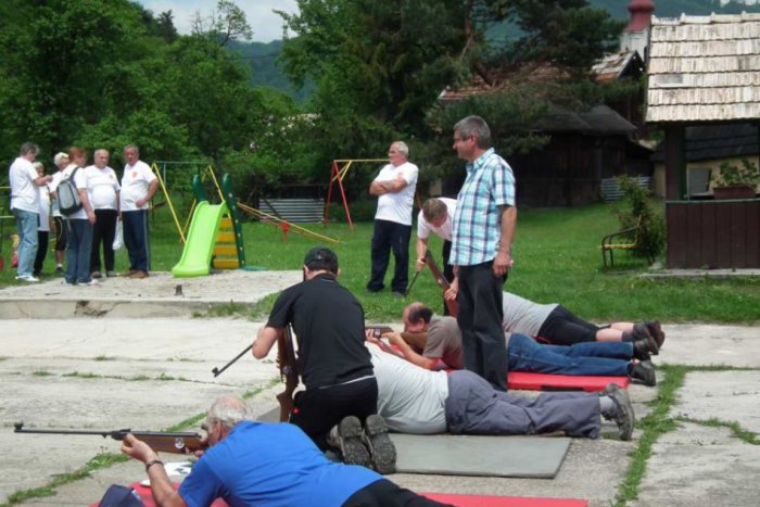 Ilustračný obrázok k článku OBRAZOM: Stovka seniorov z okresu si zmerala svoje sily:  Behom, hodom ba aj streľbou