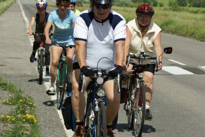 Ilustračný obrázok k článku Michalovskí turisti obišli na bicykloch slovenské more