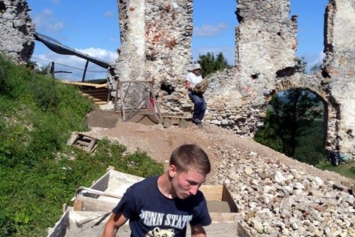 Ilustračný obrázok k článku Brekov a Jasenov: Hrady nad obcami potrebujú ďalšie opravy