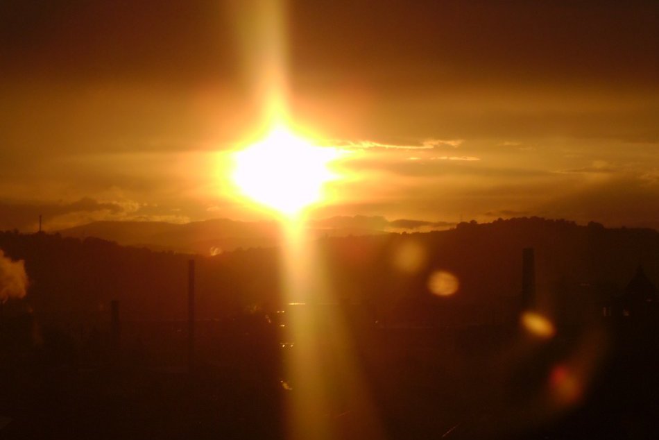 Ilustračný obrázok k článku Zatmenie v našom meste: Koľko Slnka sa stratí nad Prešovom a kedy presne?!