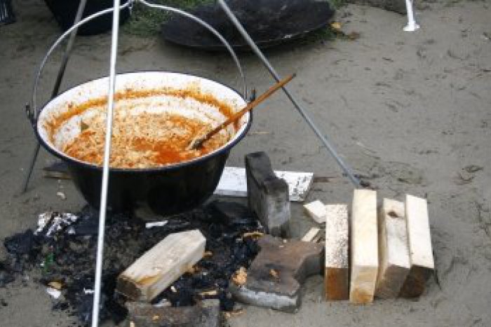 Ilustračný obrázok k článku Čo nás čaká cez víkend? Motorky, folklór aj guľáš