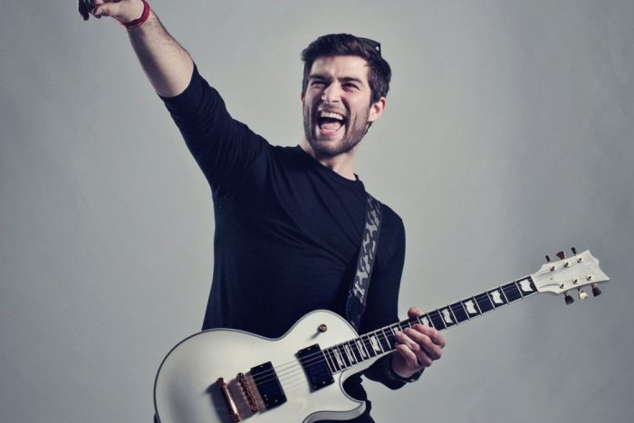 Ilustračný obrázok k článku Superstarista Itcho Pčelár z Nitry sa opäť blysol. Čaká ho grandfinále!