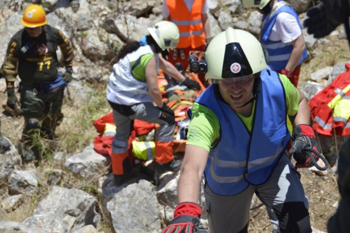 Ilustračný obrázok k článku Slovenskí samaritáni na cvičení v Thajsku: Po zemetrasení prišiel tajfún a cunami