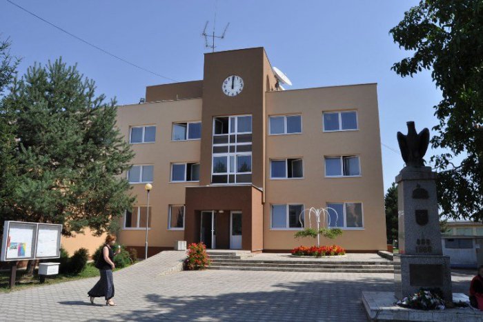 Ilustračný obrázok k článku Celkom 1,28 milióna eur. Toľko si vyžiadala revitalizácia centra mesta vo Veľkých Kapušanoch