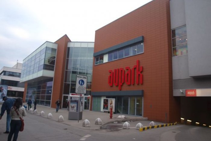 Ilustračný obrázok k článku Parkovanie v centre mesta: Aupark spoplatnil parkovanie, Mirage stále zdarma