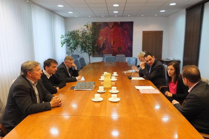 Ilustračný obrázok k článku Útulok a skatepark naberajú reálne kontúry. Rokovania stále prebiehajú