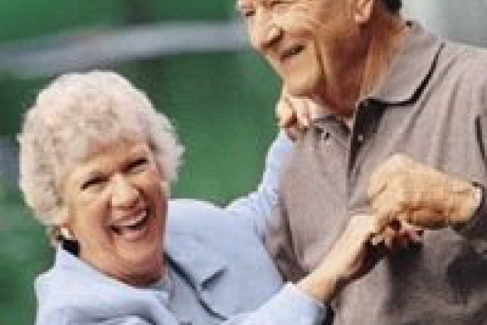 Ilustračný obrázok k článku Tomu sa povie tuhý koreň: V Brezne žijú 4 ženy a 4 muži s obdivuhodným vekom