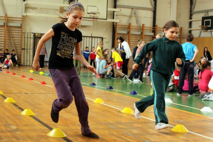 Ilustračný obrázok k článku Deti sa zabávali: Učitelia si pre nich pripravili deň plný športu