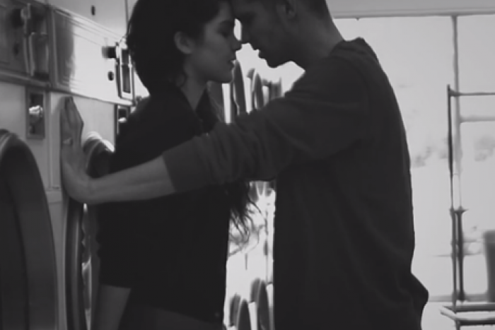 Ilustračný obrázok k článku Pozrite si jedinečný klip Majka Spirita a Celeste Buckingham z Kalifornie