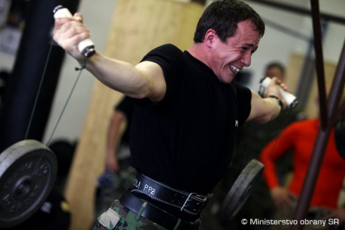Ilustračný obrázok k článku Zvládol extrémne úlohy: Železným mužom sa stal vojak Tomáš z Nitry!