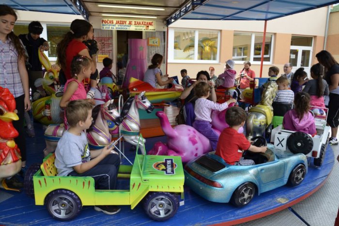 Ilustračný obrázok k článku Fotogaléria: MDD v Revúcej? Deti sa vybláznili na koňoch aj kolotočoch