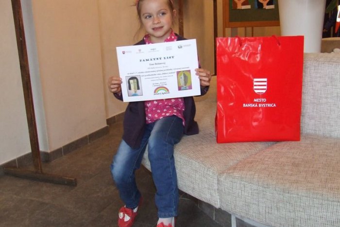 Ilustračný obrázok k článku Šikovná maliarka Emka z Revúcej: Jej dielo je medzi 9 naj z celého Slovenska