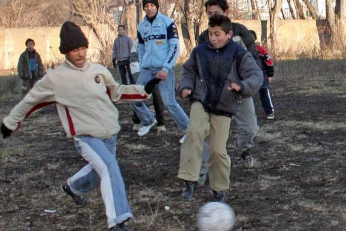 Ilustračný obrázok k článku Boj v kopačkách o pohár: Rómovia budú mať v Detve futbalový turnaj