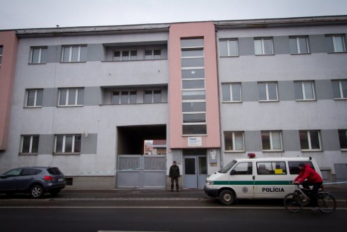 Ilustračný obrázok k článku Ostáva vo väzbe: Strelcovi Ivanovi (56) hrozí za 3 vraždy dokonca až doživotie