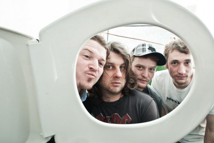 Ilustračný obrázok k článku Nový album a moderná stránka: Nitrianska kapela U.K.N.D sa vracia!