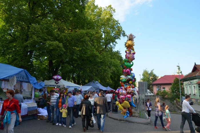 Ilustračný obrázok k článku Fotopozvánka na jarmočnú sobotu: Program začína RK Band o pol desiatej