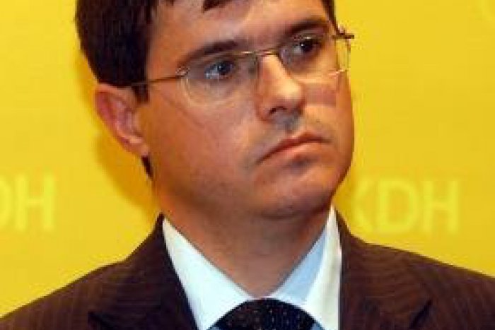 Ilustračný obrázok k článku Krajský šéf KDH Muránsky: Pre alkohol mu hrozí disciplinárne konanie!