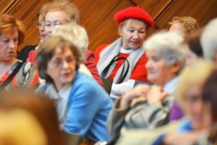 Ilustračný obrázok k článku Toto musíte v Banskej Bystrici vidieť: Módna prehliadka dôchodcov!