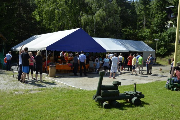 Ilustračný obrázok k článku OBRAZOM: Veľká grilovačka na Prednej hore: Hostí zabával Ander z Košíc aj Ťažká muzika z Terchovej