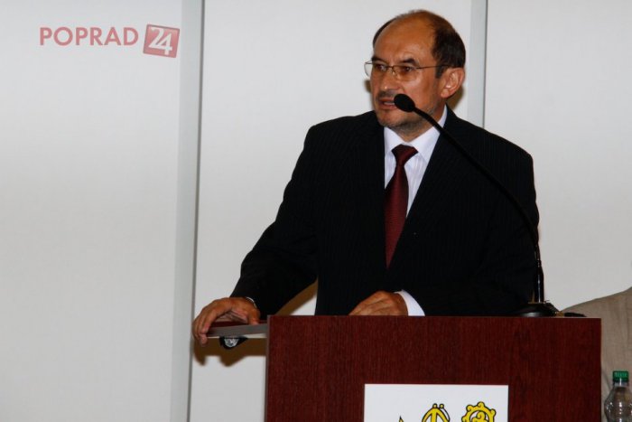 Ilustračný obrázok k článku Popradu hrozila blamáž. Mesto nechcelo prenajať pódium pre festival Viva Italia