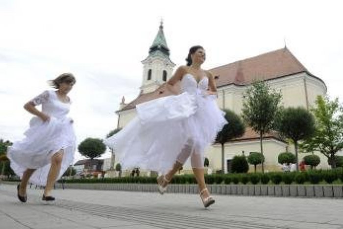 Ilustračný obrázok k článku Láska a aj jej smutný koniec: Za rok sme v Bystrici zažili 504 svadieb a 275 rozvodov