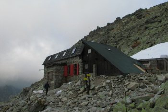 Ilustračný obrázok k článku Najvyššie položenú chatu v Tatrách zrekonštruovali. Cez víkend ju sprístupnili turistom