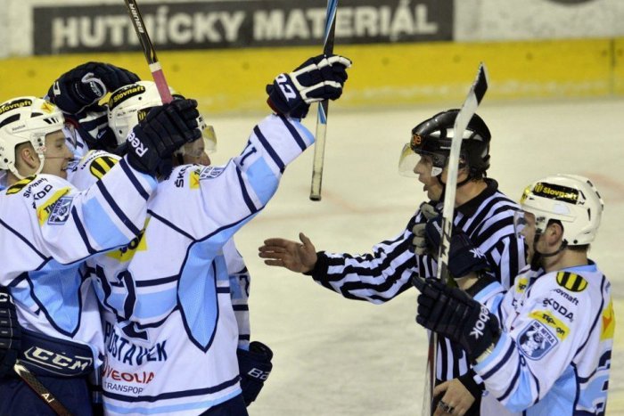 Ilustračný obrázok k článku V Bratislave žrebovali hokejovú extraligu. Nitra začína vonku