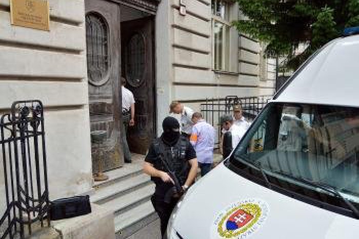 Ilustračný obrázok k článku Tragédia, čo otriasla celou Bystricou: Michal si za vraždu Peťka (†15) vypočul trest!