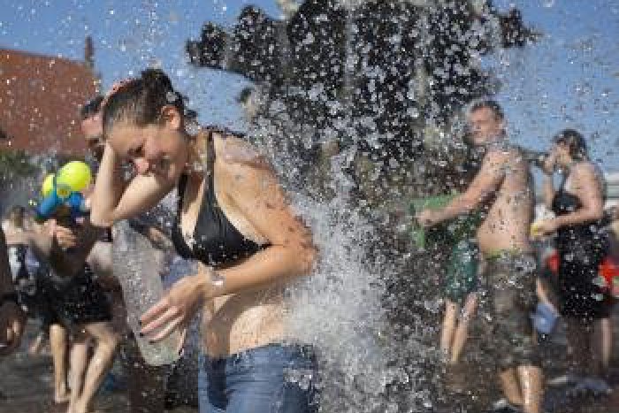 Ilustračný obrázok k článku Uff... trópy nepoľavia: Až do víkendu nás potrápia až 34-stupňové horúčavy!