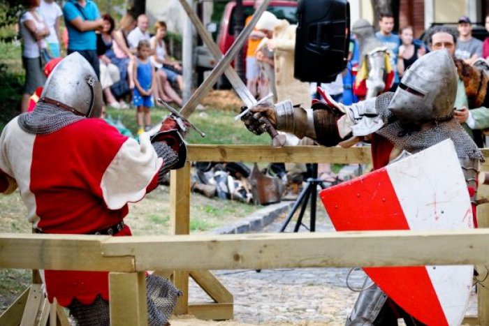 Ilustračný obrázok k článku Pribinova Nitrawa ponúkne historický presun v čase, pod hradom zarinčia aj zbrane