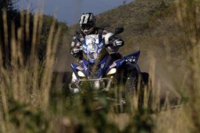 Ilustračný obrázok k článku Ten si trúfol: Mladík na štvorkolke jazdil bez EČV aj svetiel. A nafúkal 2,50 promile!