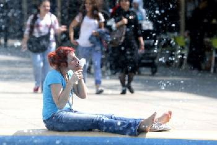 Ilustračný obrázok k článku Letné horúčavy: Ako proti nim bojujú Topoľčanci?