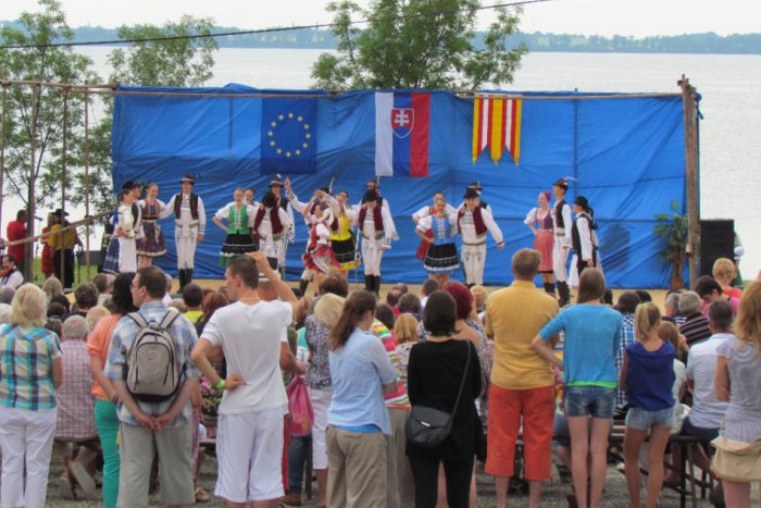 Ilustračný obrázok k článku OBRAZOM: Vody Šíravy a Vinianskeho jazera sú odomknuté: Letná sezóna sa oficiálne začala