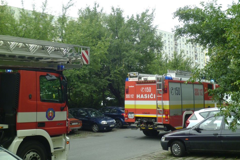 Ilustračný obrázok k článku Požiar v prešovskej bytovke: Až 64 ľudí muselo opustiť svoje byty!