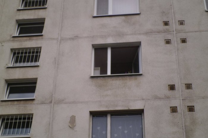 Ilustračný obrázok k článku FOTO: Na sídlisku Šváby v byte horelo, požiar vznikol pri prihrievaní jedla