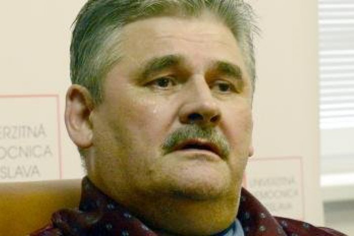 Ilustračný obrázok k článku Búračka ministra práce: Richter sa z nehody bude zotavovať v Kováčovej